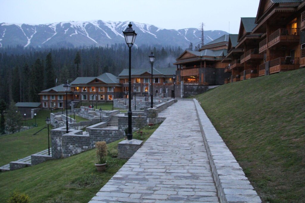 kashmir tour package - khyber hotel gulmarg-best travel agency in chandigarh - Teji Travels